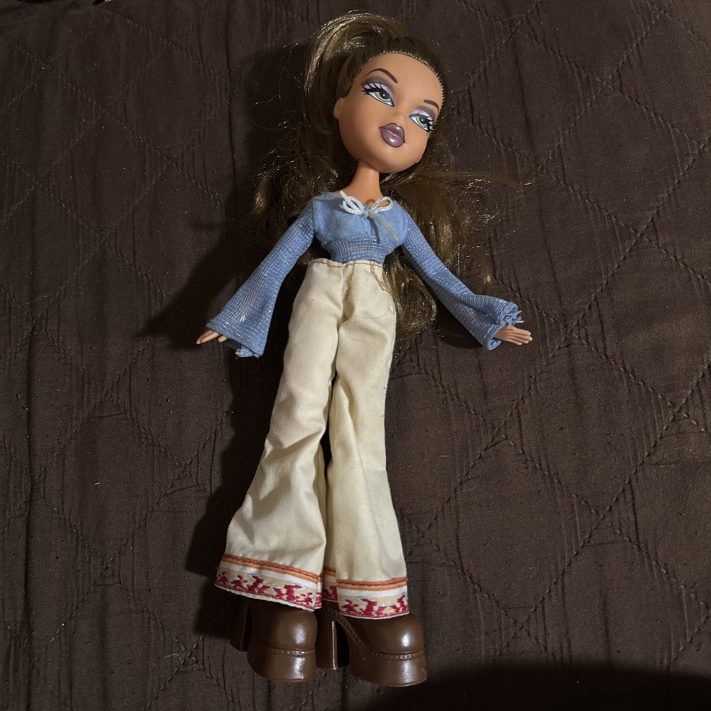 2001 MGA Bratz Original First Edition Yasmin Doll Original Clothing EUC